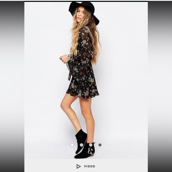 Free People Chiffon Lilou Black Floral Faux Wrap Mini Dress (Medium) - Picture 14 of 15